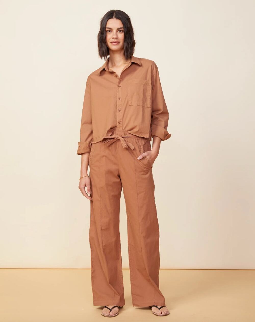 MONROW NWT Evereve Stretch Poplin Pocket Pant in Sahara Brown // XS